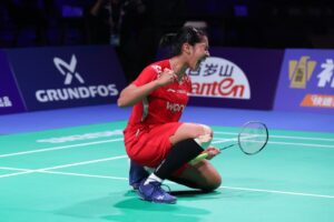 Kegembiraan Ester Nurumi Tri Wardoyo  usai mengalahkan  Huang Yu-Hsun dari Taiwan yang membawa Indonesia menempati juara grup. (foto: PBSI)
