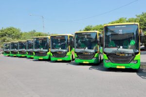 Gubernur Jawa Timur Khofifah Indar Parawansa menggratiskan penumpang Bus Trans Jatim selama satu hari untuk memperingati Hari Perhubungan Nasional (Harhubnas) 2026. (foto: traveloka)