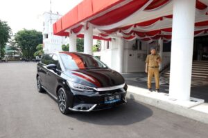 Pemerintah Kota Surabaya melanjutkan penggunaan mobil listrik sebagai kendaraan dinas pada 2027.(foto: dokumen)