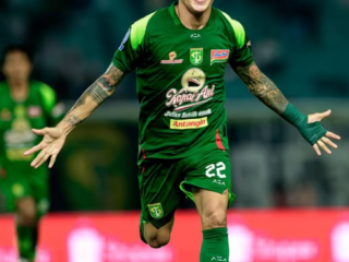 Persebaya Suguhi Bonek Kemenangan Lagi