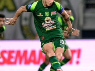 Persebaya Hanya Bermain Imbang dengan Persib di Stadion GBT