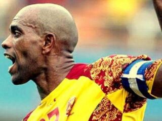 Keith Jerome Kayamba Gumbs merupakan pemain St Kitts dan Nevis yang pernah bermain di kompetisi sepak bola di Indonesia.