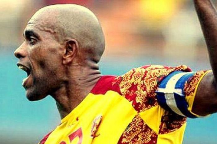 Keith Jerome Kayamba Gumbs merupakan pemain St Kitts dan Nevis yang pernah bermain di kompetisi sepak bola di Indonesia.