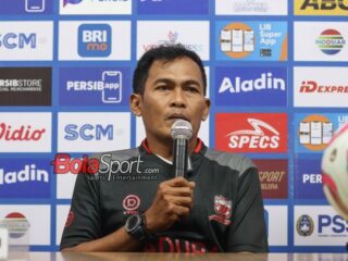 Pelatih sementara (caretaker) Madura United Rakhmad Basuki