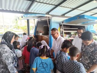 Empat Mobil Listrik Baru untuk Perkuat Budaya Literasi di  Surabaya