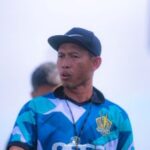 Pelatih Celebest FC Lukman Masiara saat memberikan pengarahan kepada pemain Celebest FC, Palu.