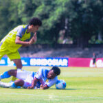 Penyerang muda Celebest Gio Laode Ili (kiri) berebut bola dengan pemain Persipani di Stadion Sriwedari, Solo, Sabtu (20/6/2026). Celebest sudah melakukan evaluasi dari pertandingan ini dan diharapkan bisa menang lawan Persepam.
