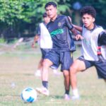 Pemain Celebest FC Palu, Sulawesi Tengah, saat berlatih di Lapangan Klodran, Karanganyar, Jawa Tengah, Kamis pagi (18/6/2026) sebagai persiapan menghadapi Babak 16 Besar Liga 4 Piala Presiden 2025/2026.