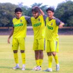 Abd Sabir (tengah) merayakan gol yang dicetak ke gawang Pasuruan United di Stadion Sriwedari, Solo, Jumat siang (26/6/2026).