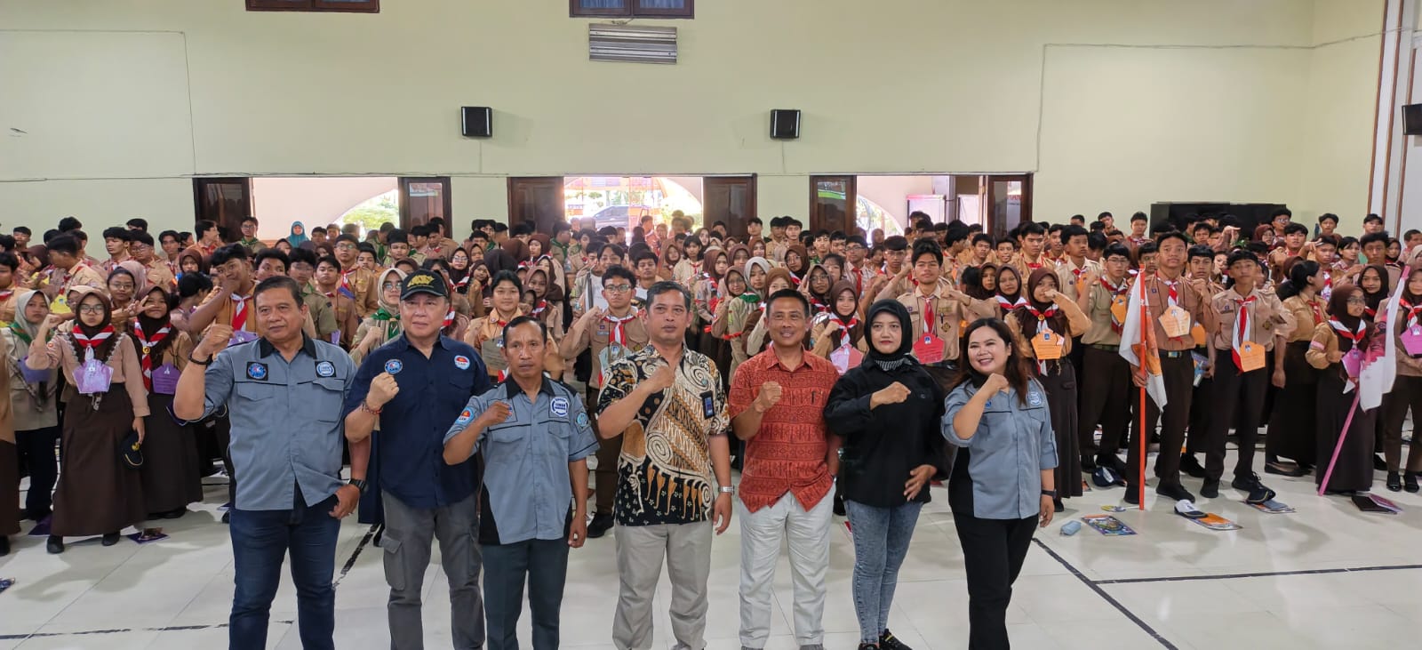 Badan Narkotika Nasional Provinsi (BNNP) Jawa Timur bersama Lembaga Anti Narkoba (LAN) Surabaya menggelar kegiatan sosialisasi pencegahan penyalahgunaan narkotika, psikotropika, dan zat adiktif (NAPZA). Acara ini dilaksanakan di Aula SMA Negeri 1 Surabaya, Kamis (16/7), pukul 08.30–09.30 WIB.