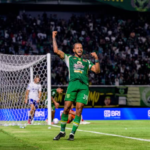 Persebaya akhirnya mampu merobek gawang PSIM pada menit ke-81 melalui diving header Alex Martins setelah menerima umpan Jefferson Silva dari sisi kanan pertahanan lawan.