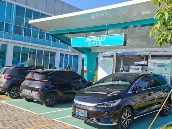 Momentum HPN, Tak Perlu Berebut, Cek Antrean SPKLU melalui Fitur AntreEV PLN Mobile