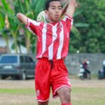 Pleta Ariella Anyawaz bersiap melempar bola saat membela Akademi Deltras dalam sebuah pertandingan. (foto: dokumen pribadi)