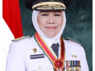 Gubernur Jatim Imbau Masyarakat Kibarkan Bendera Setengah Tiang